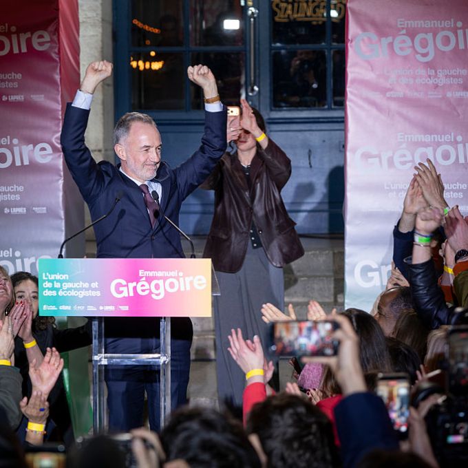 Socialista vence disputa em Paris e mantém capital sob comando da esquerda