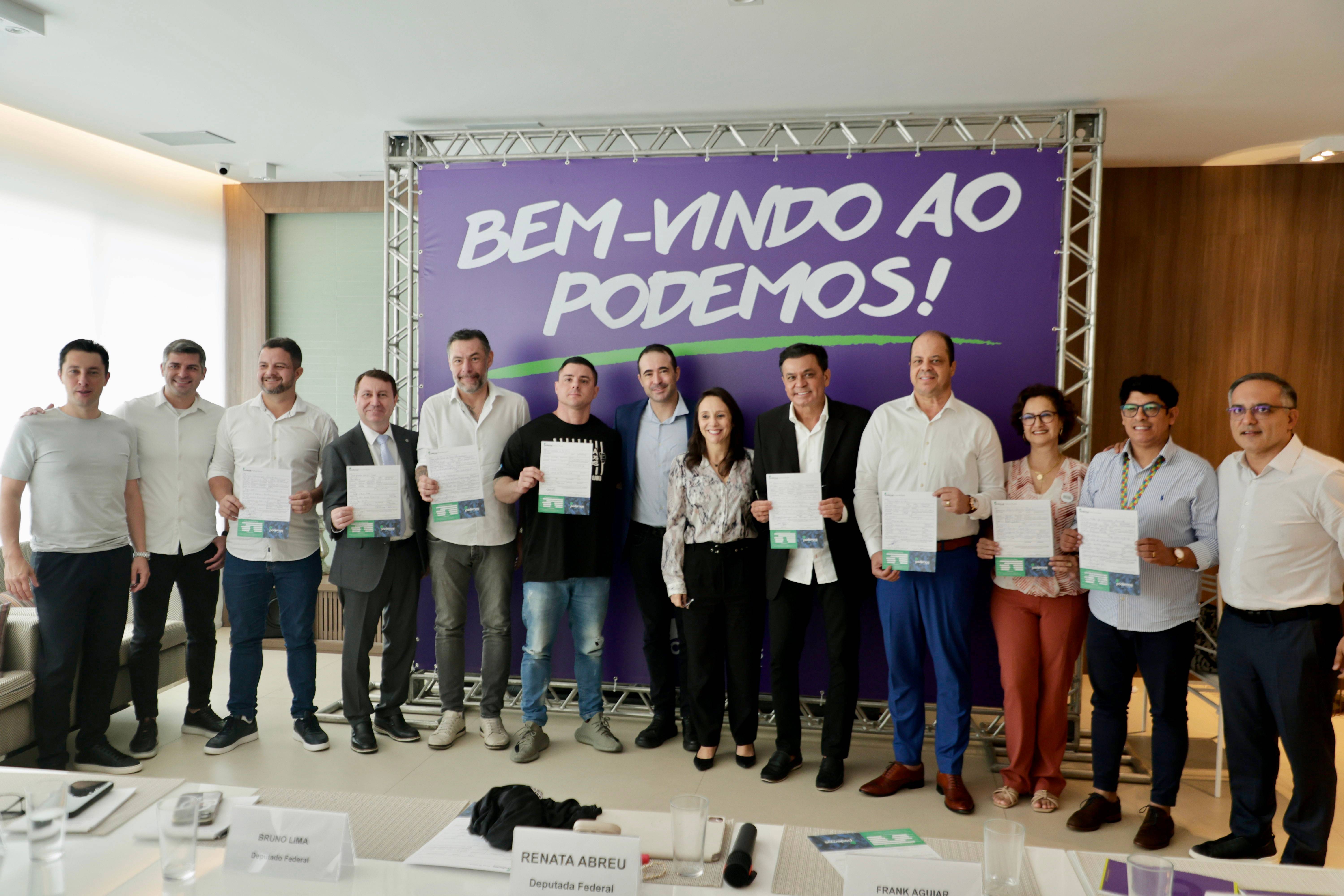 Às vésperas do fim da janela partidária, Podemos filia mais 8 deputados para disputa à Câmara
