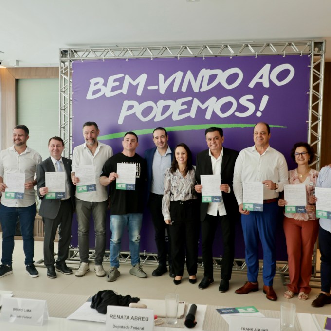 Às vésperas do fim da janela partidária, Podemos filia mais 8 deputados para disputa à Câmara