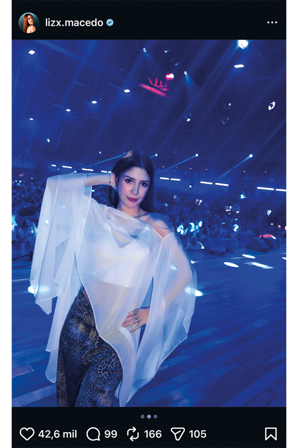 LIZ MACEDO - Idade: 16 anos - Seguidores 13,7 milh&otilde;es - Marca registrada Fotos quase sempre com o uniforme de academia e divulga&ccedil;&atilde;o de detalhes de relacionamentos amorosos e rotina na academia