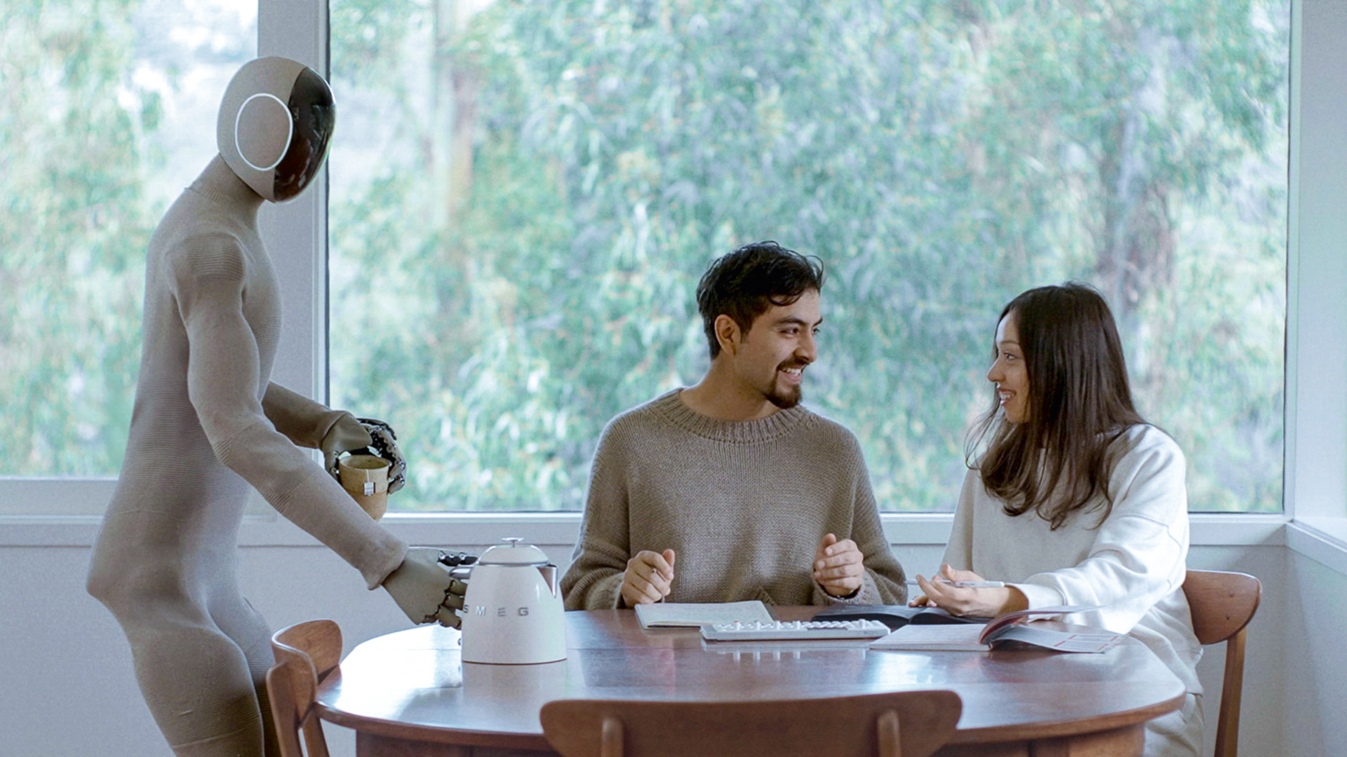 ACEITAM UM CH&Aacute;?&ensp;- O mordomo Neo, da 1X Technologies: promessa de servi&ccedil;os dom&eacute;sticos