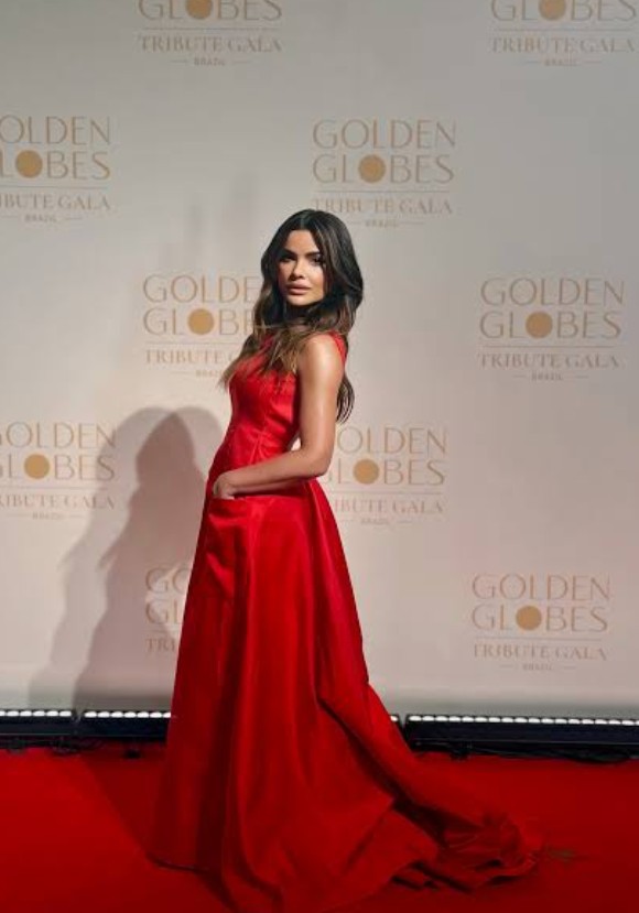 Vanessa Gi&aacute;como veste Carolina Herrera