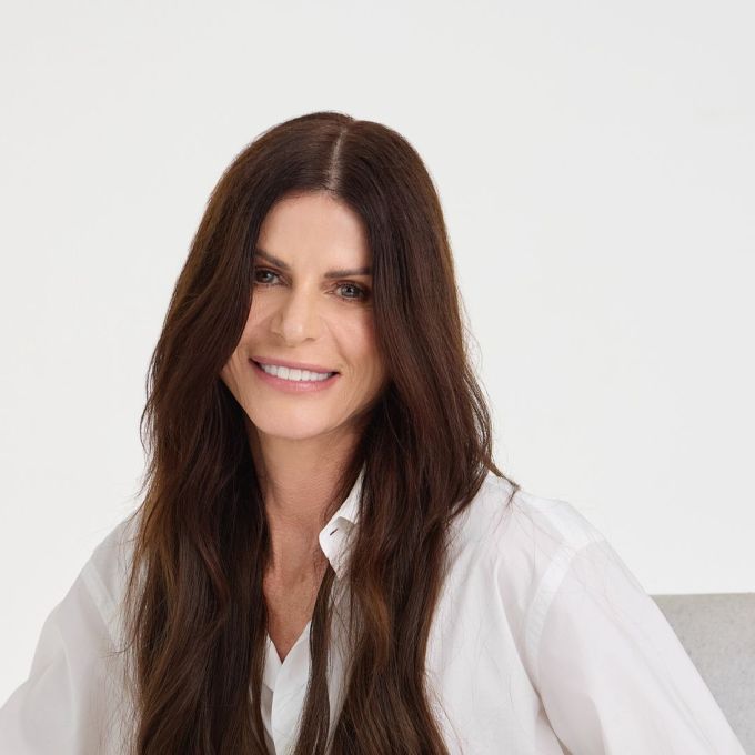 A brasileira indicada ao Emmy que une cinema e moda sustentável