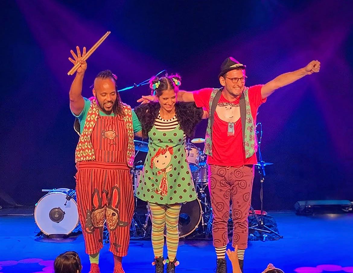 Lançada há quase uma década, música do grupo infantil Trii volta como ‘trend’