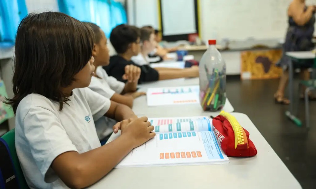 Alfabetização na idade certa avança no Brasil