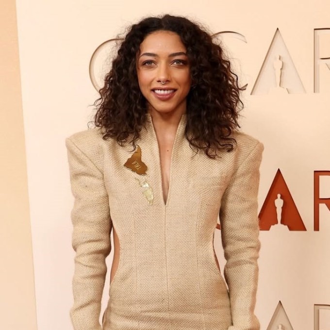 Vestido de Alice Carvalho no Oscar volta ao centro de polêmica fashion