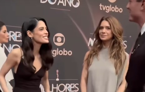 A atitude deselegante de Julia Dalavia com Letícia Spiller na Globo