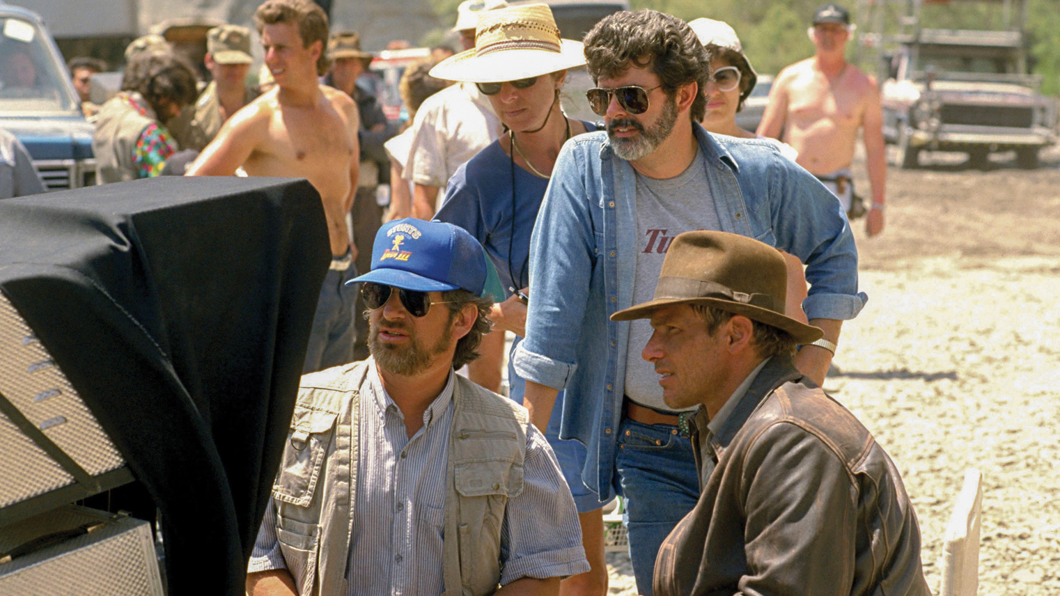 PARCERIA -&ensp;Spielberg, Lucas e Harrison Ford: no set de Indiana Jones