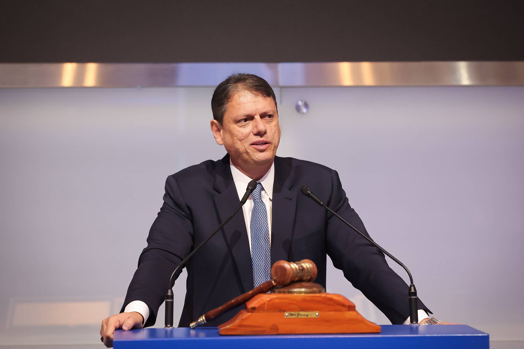 A reação de Tarcísio a pesquisas que mostram ministros de Lula na frente em SP