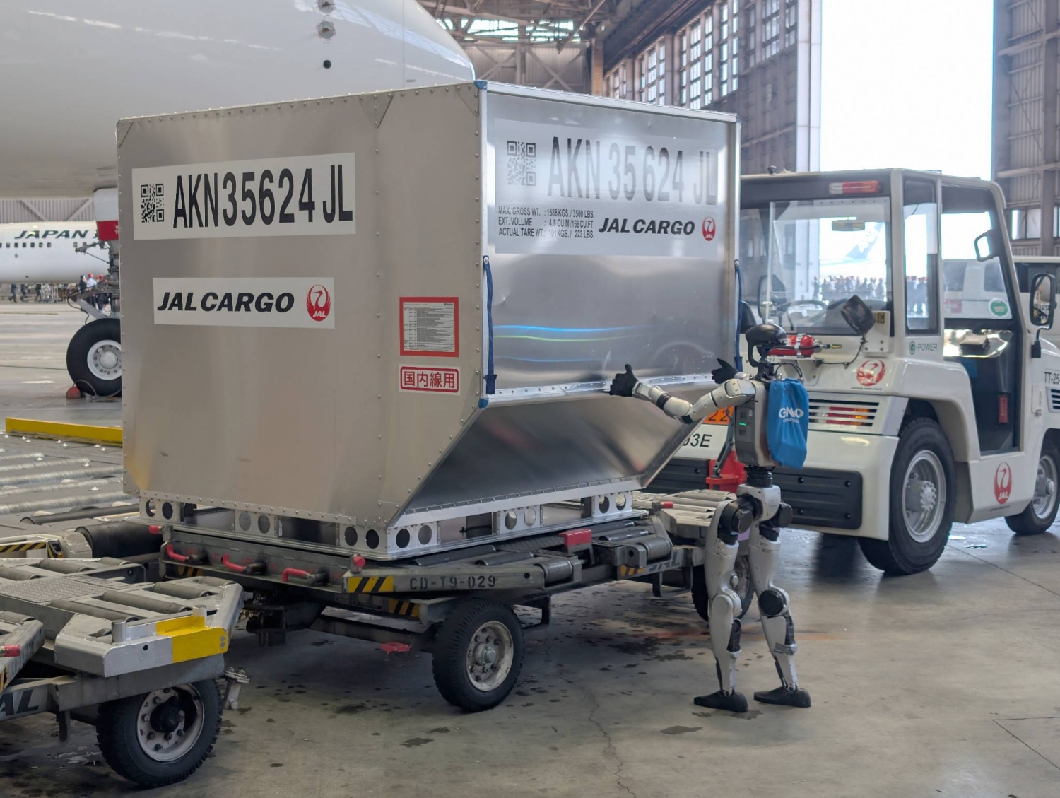No Japão, o futuro chegou: robôs humanoides são testados em operações de aeroporto