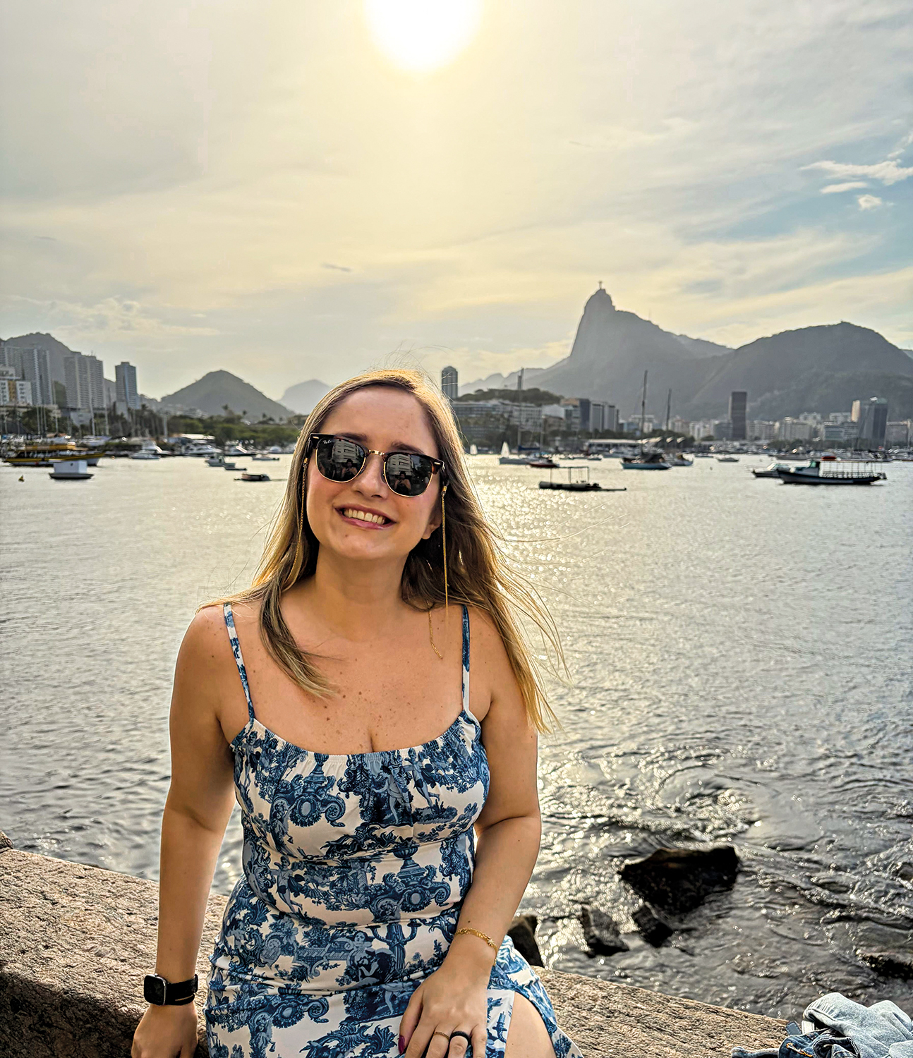 &Agrave; MODA ANTIGA - Adepta de longos papos presenciais, a psic&oacute;loga Amanda Garcia, 31 anos, j&aacute; n&atilde;o tem mais paci&ecirc;ncia para o flerte via aplicativos, que por tanto tempo lhe despertou interesse. &ldquo;As pessoas ficam semanas s&oacute; conversando por mensagem, sem aprofundar direito a conversa&rdquo;, diz ela, que n&atilde;o v&ecirc; mais sentido em navegar nesse campo