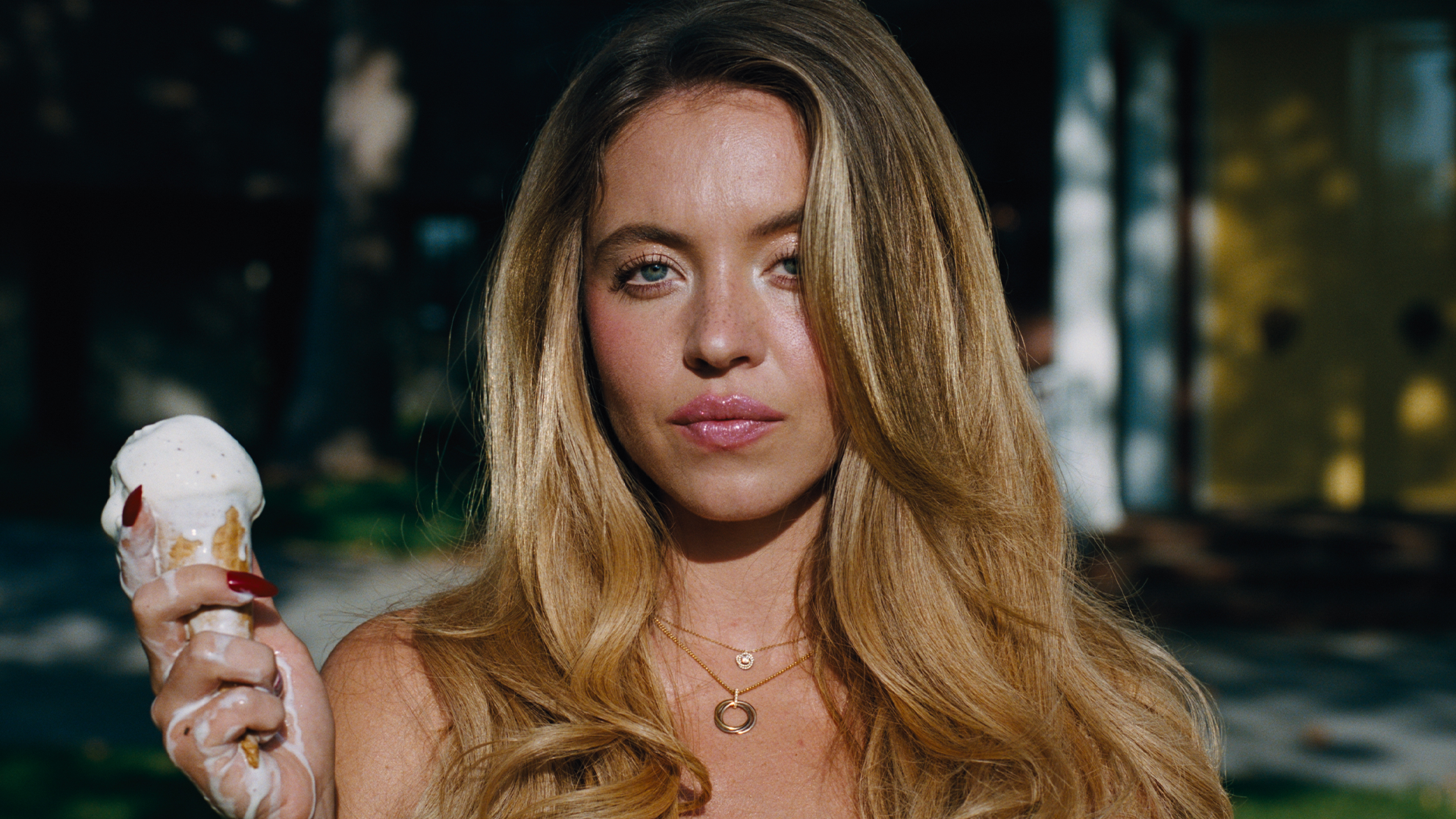 Entenda boatos sobre desavença entre Sydney Sweeney e elenco de ‘Euphoria’