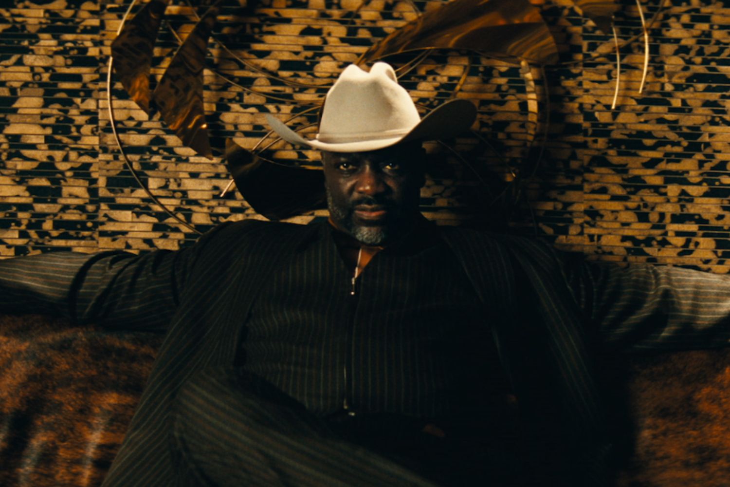 Vilão de ‘Euphoria’, Adewale Akinnuoye-Agbaje descreve série como ‘teste de fé’