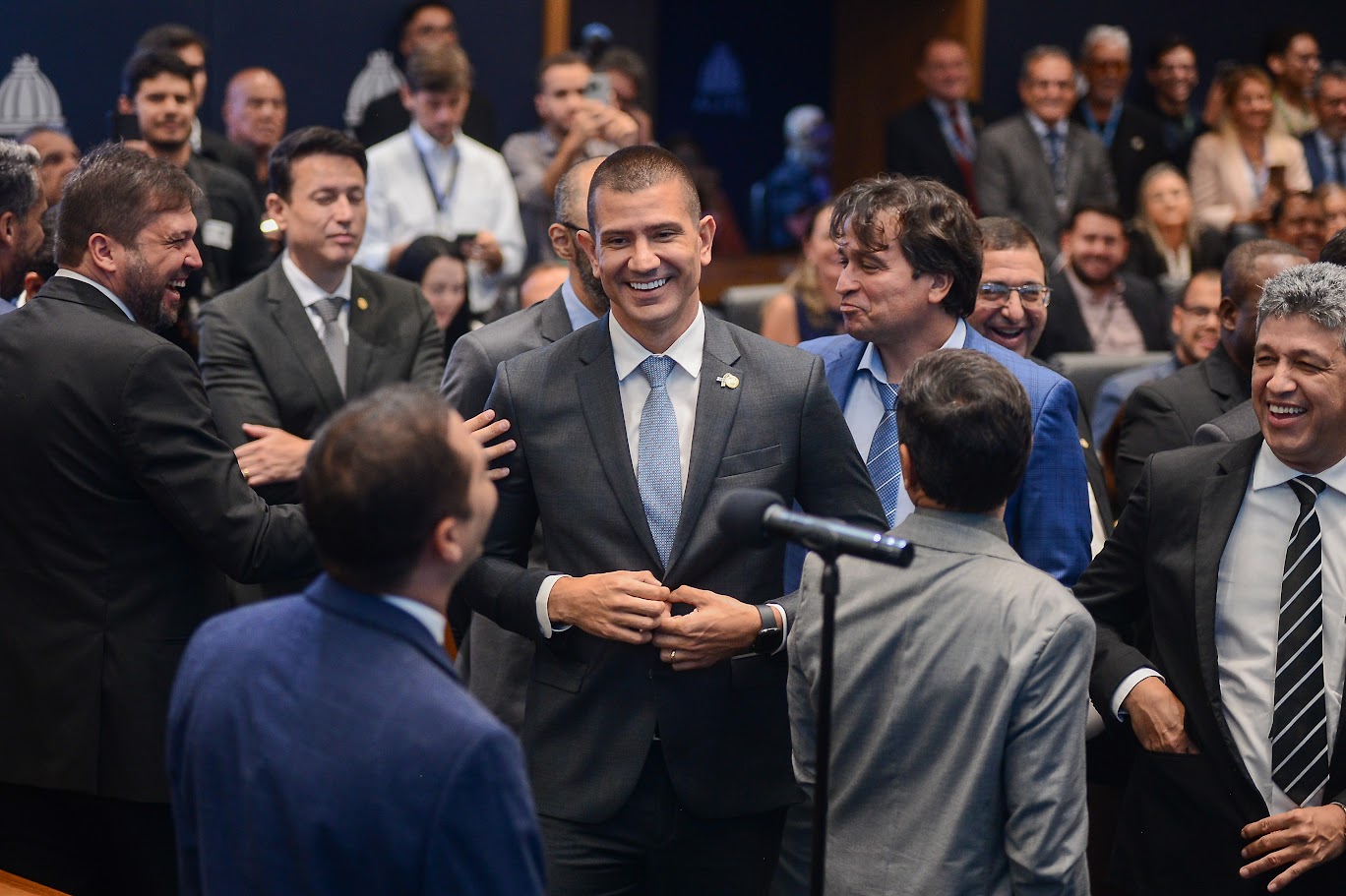 Douglas Ruas foi eleito novamente presidente da Alerj; primeira votação foi anulada pela Justiça.