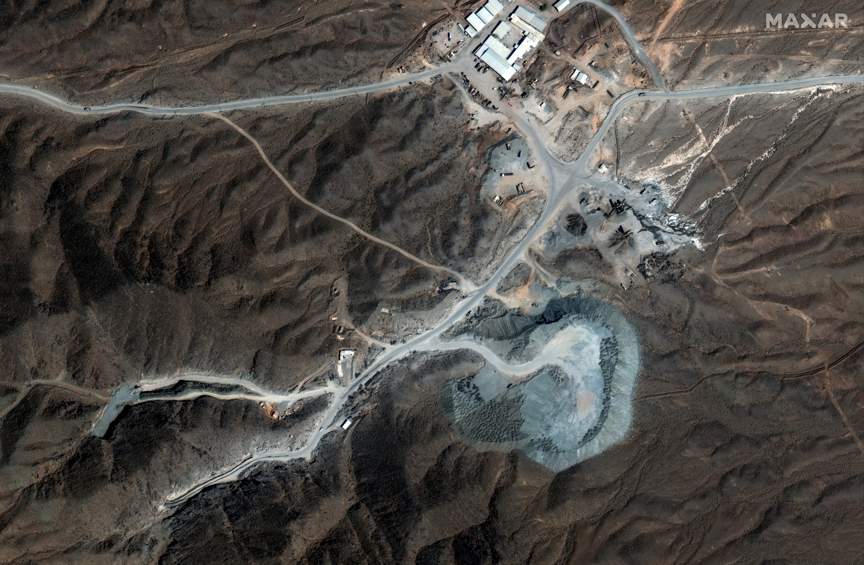 Construção de túnel perto da Instalação Nuclear de Natanz, no Irã