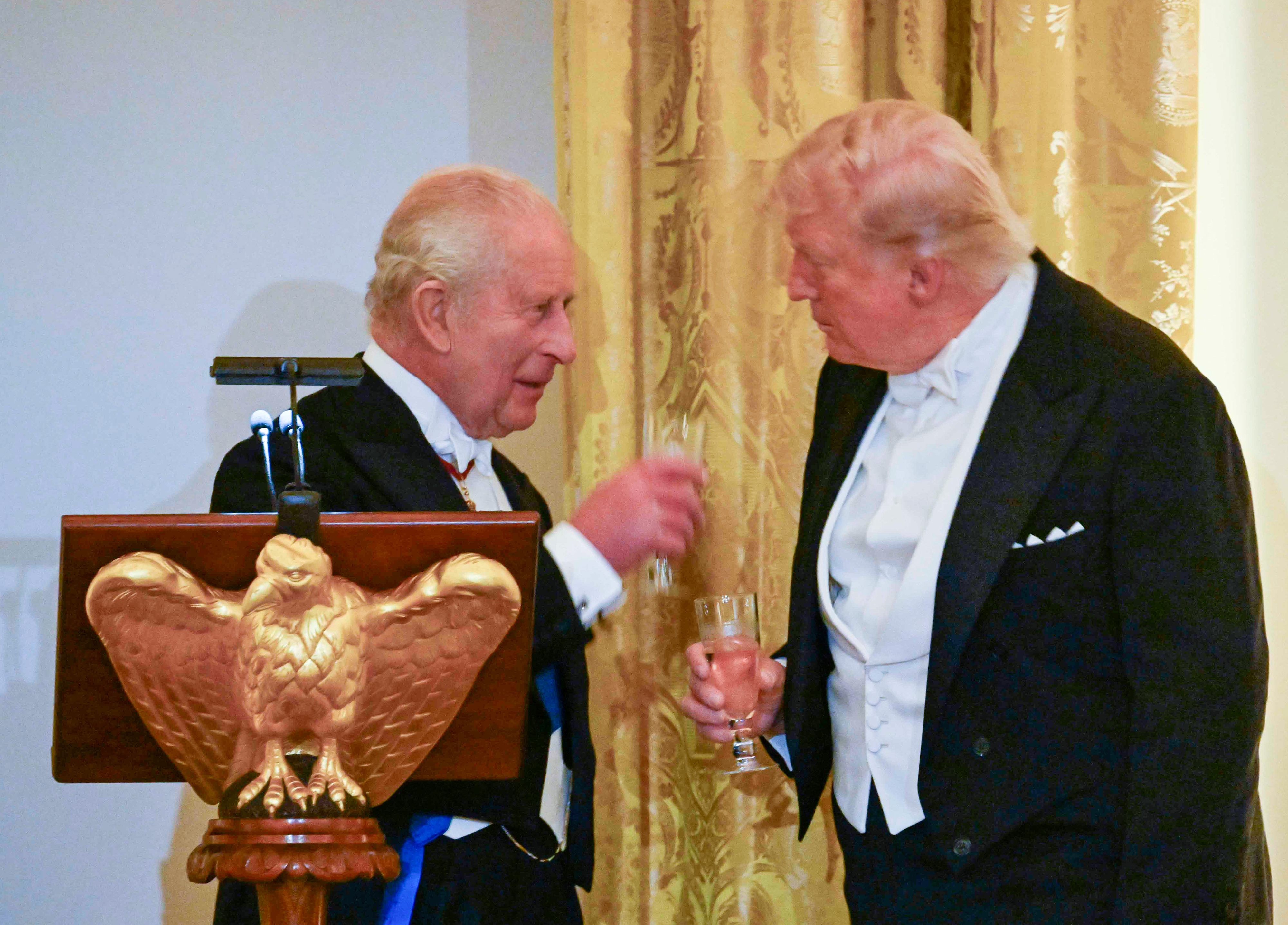 Trump questiona rei Charles III após discurso irônico na Casa Branca