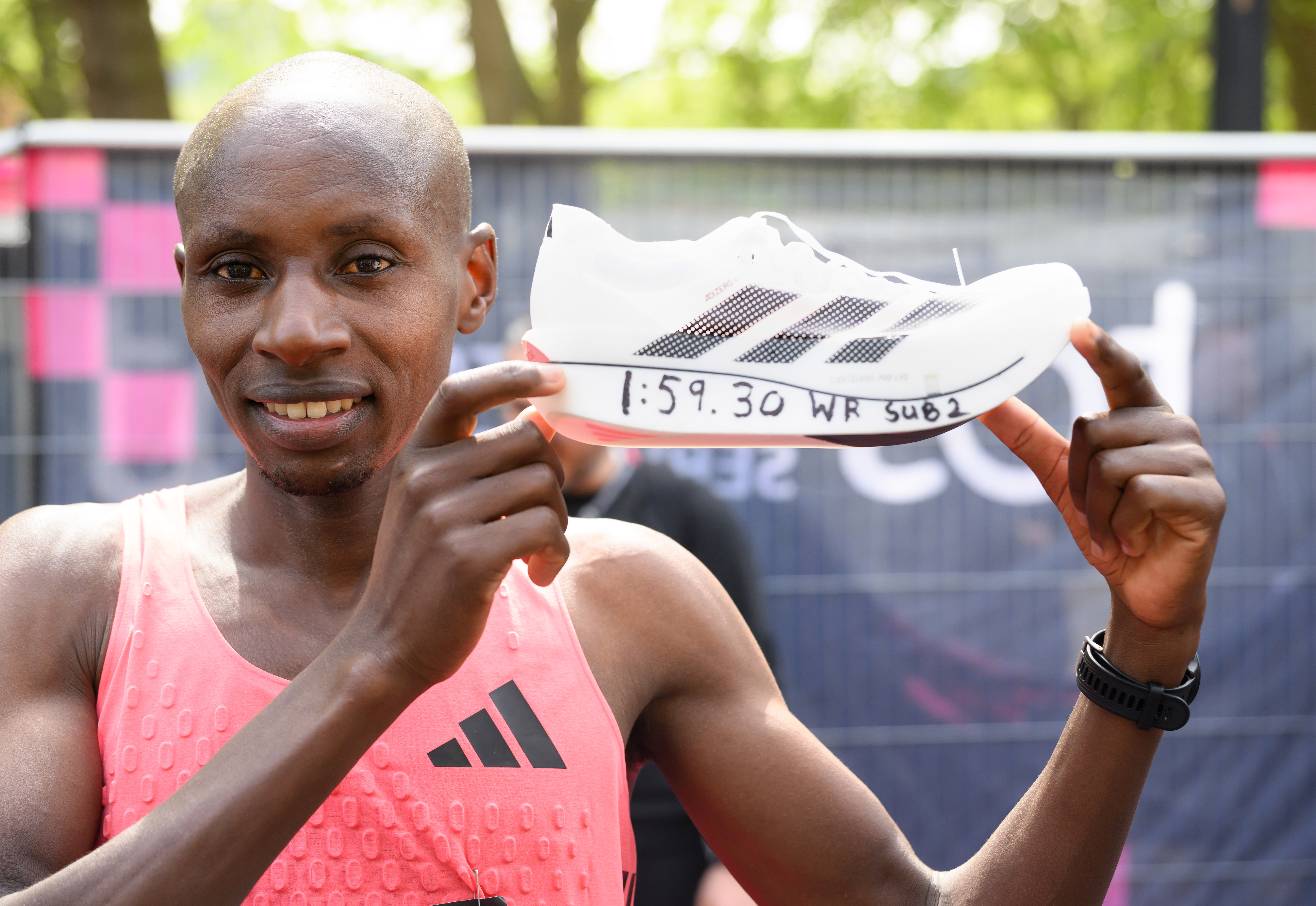 Ações da Adidas sobem após recorde histórico na Maratona de Londres