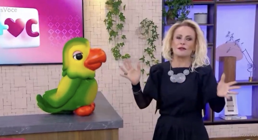 Ana Maria Braga se emociona e pede licença ao falar do luto de Ana Paula e Tadeu Schmidt