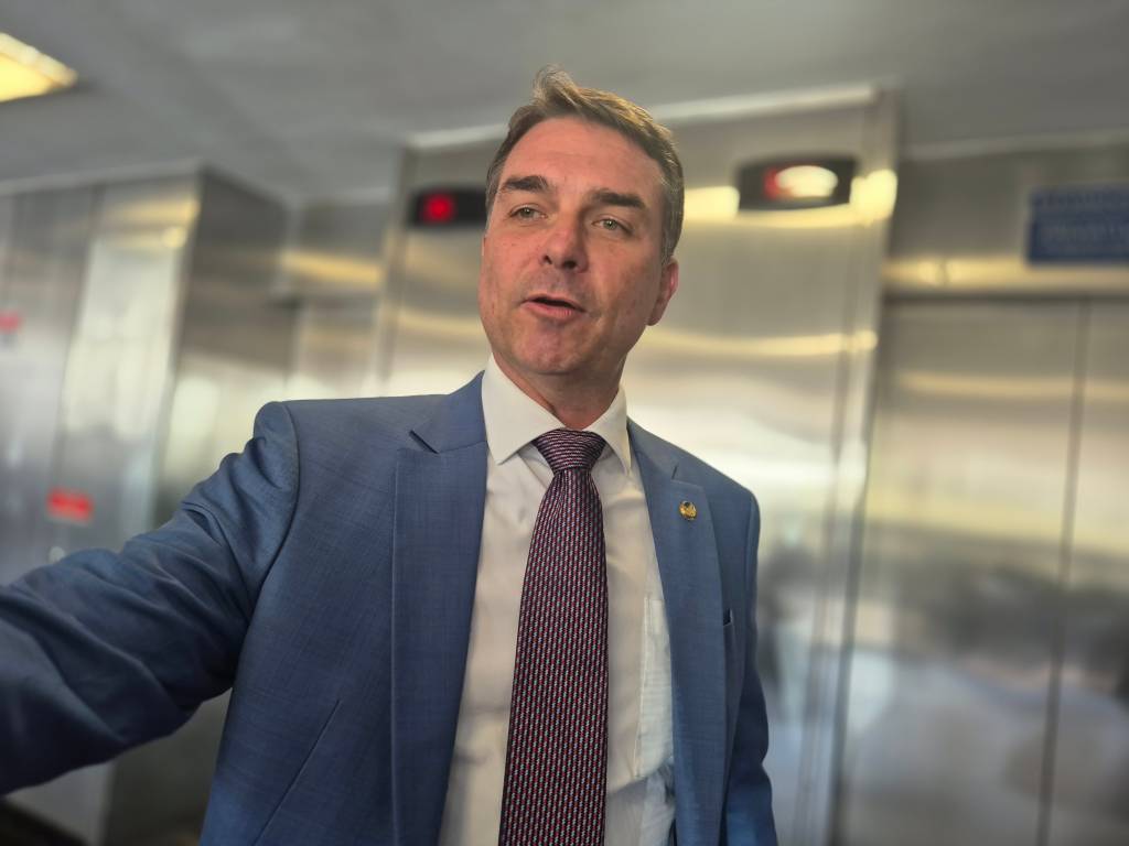 Flávio Bolsonaro promete acabar com a esquerda pelos próximos 40 anos