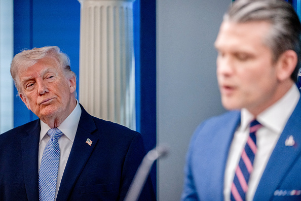 Trump e secretário de Defesa discutem por falta de mísseis e andamento da guerra no Irã, diz jornal 