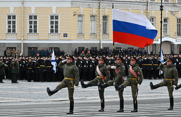 Por que a Rússia reduziu o tamanho do desfile do Dia da Vitória em Moscou