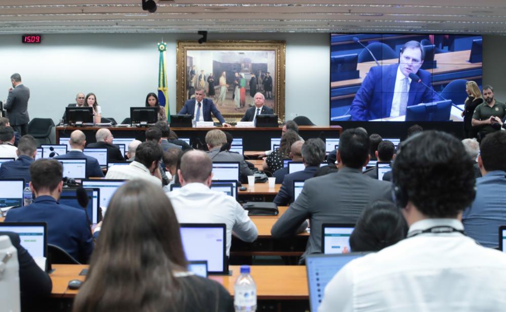 CCJ deve analisar PEC da redução da maioridade penal, mas futuro do projeto é incerto