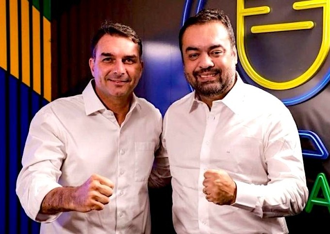 Partido Liberal tenta conter crises de Flávio Bolsonaro e Cláudio Castro
