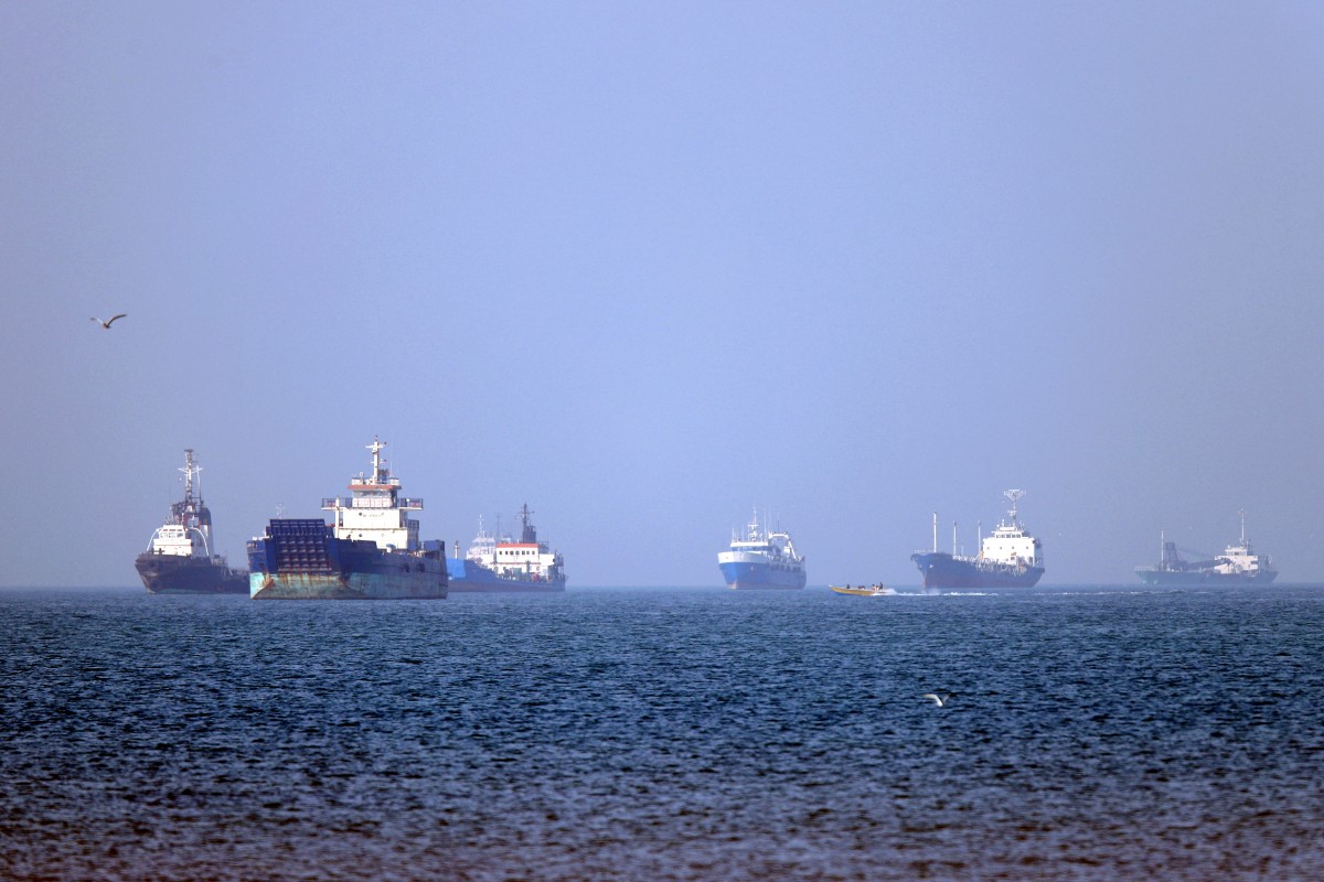 Navios no Estreito de Ormuz