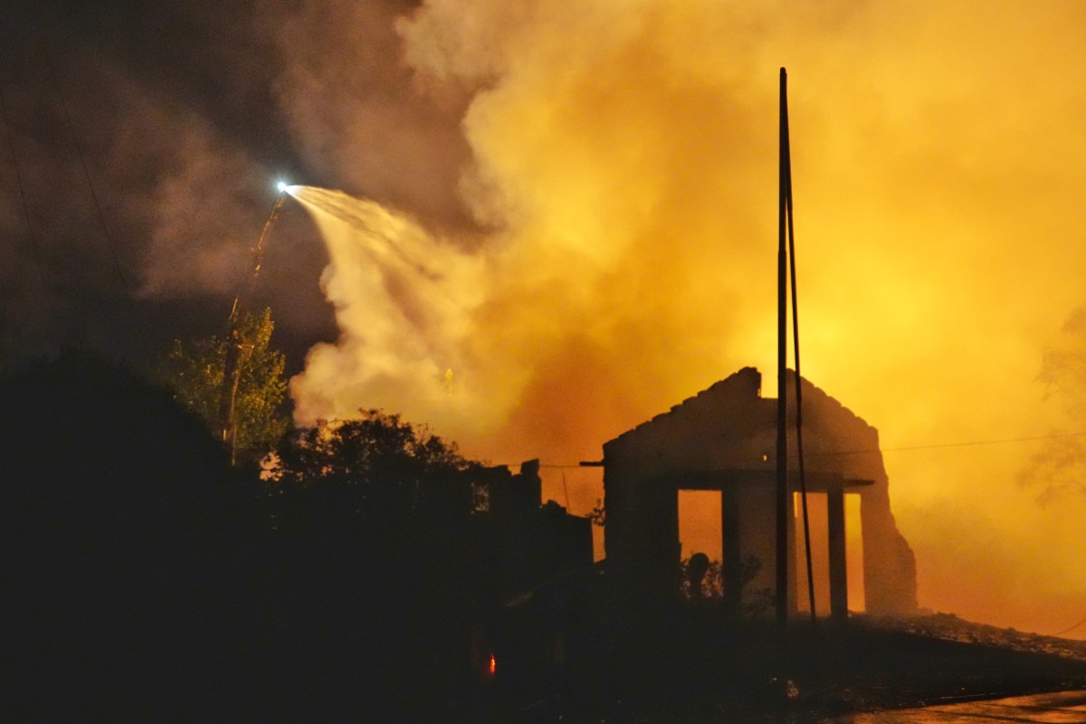 Vídeo: explosão em fábrica de fogos de artifício na China mata 26 pessoas