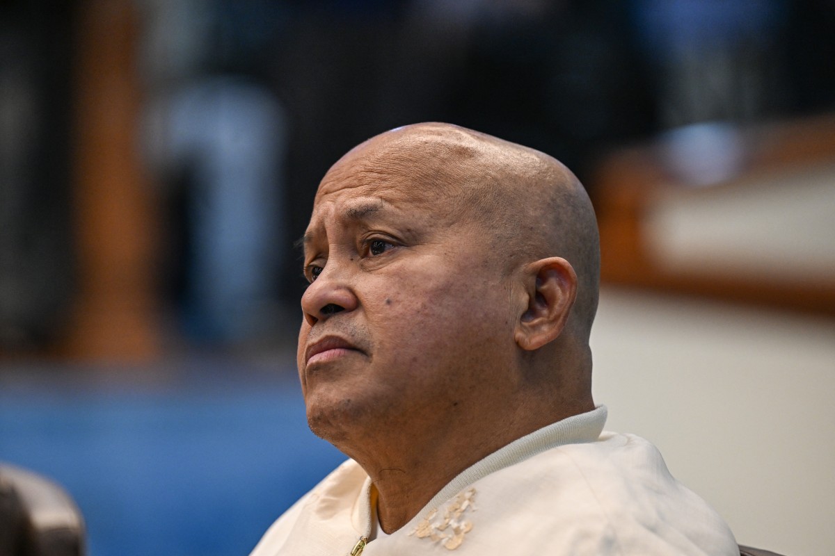 Político das Filipinas foge do Senado após dias escondido para evitar prisão
