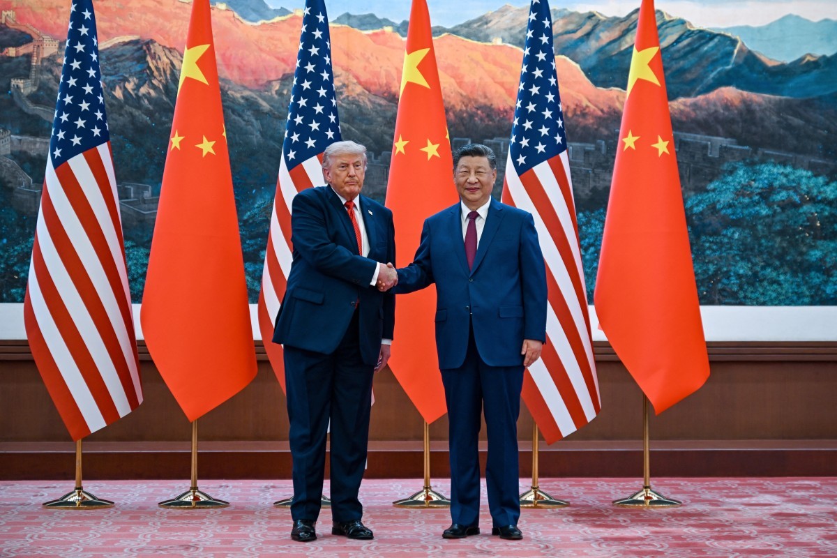 Trump afirma que Xi ofereceu ajuda para reabrir Estreito de Ormuz