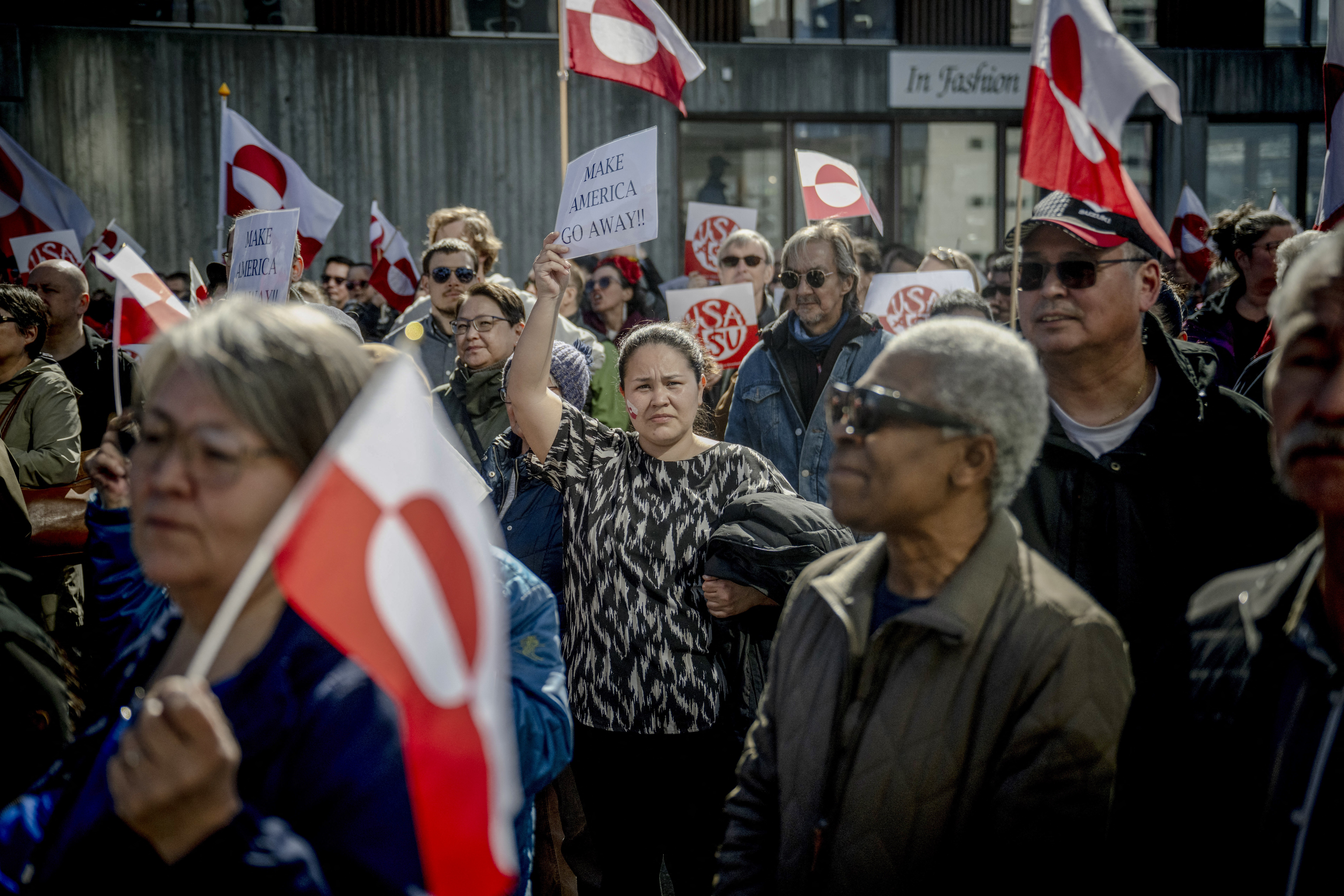 Groenlândia protesta contra Trump em frente a novo consulado dos EUA: ‘Não está à venda’