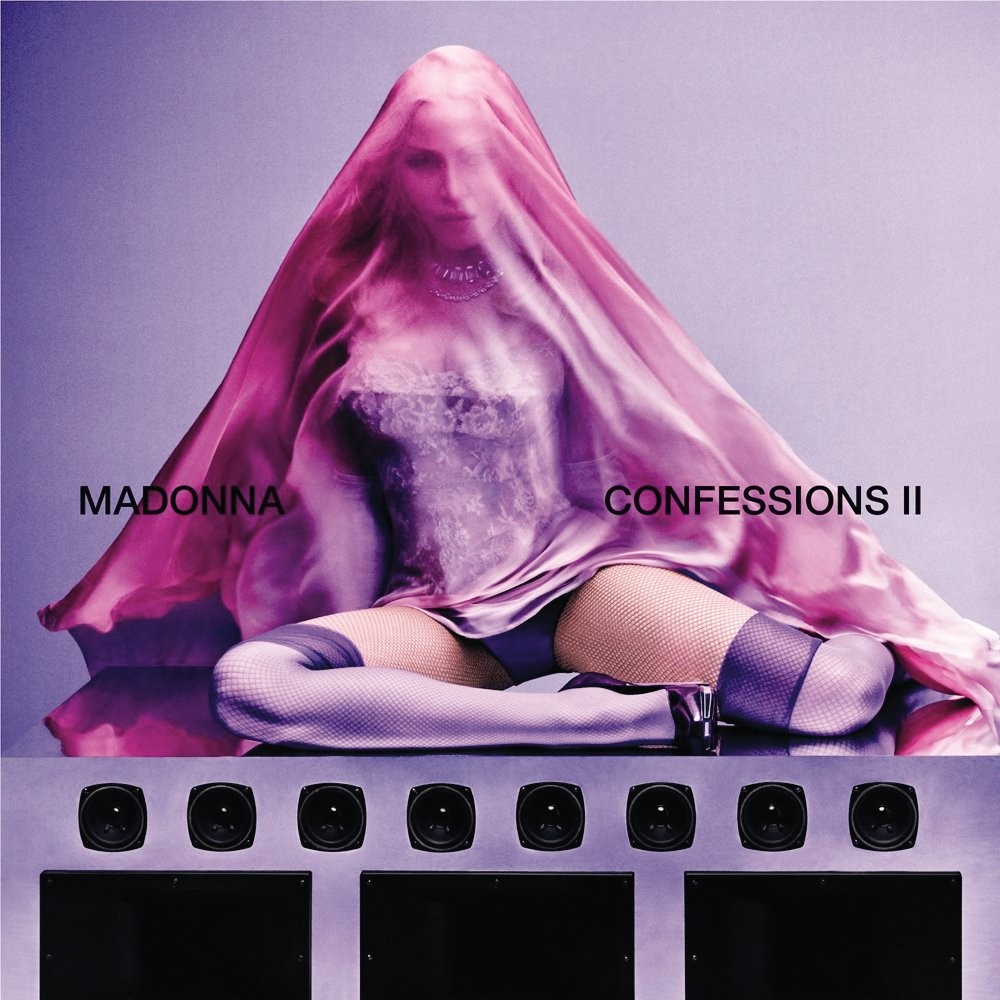 ROMANTISMO -&ensp;Madonna na capa do disco: menos neon, mais emo&ccedil;&atilde;o