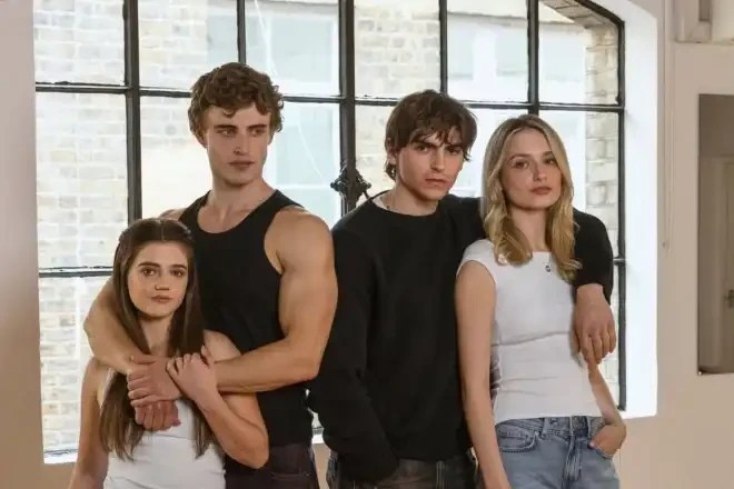 ‘Boys of Tommen’: O que explica o sucesso de Chloe Walsh