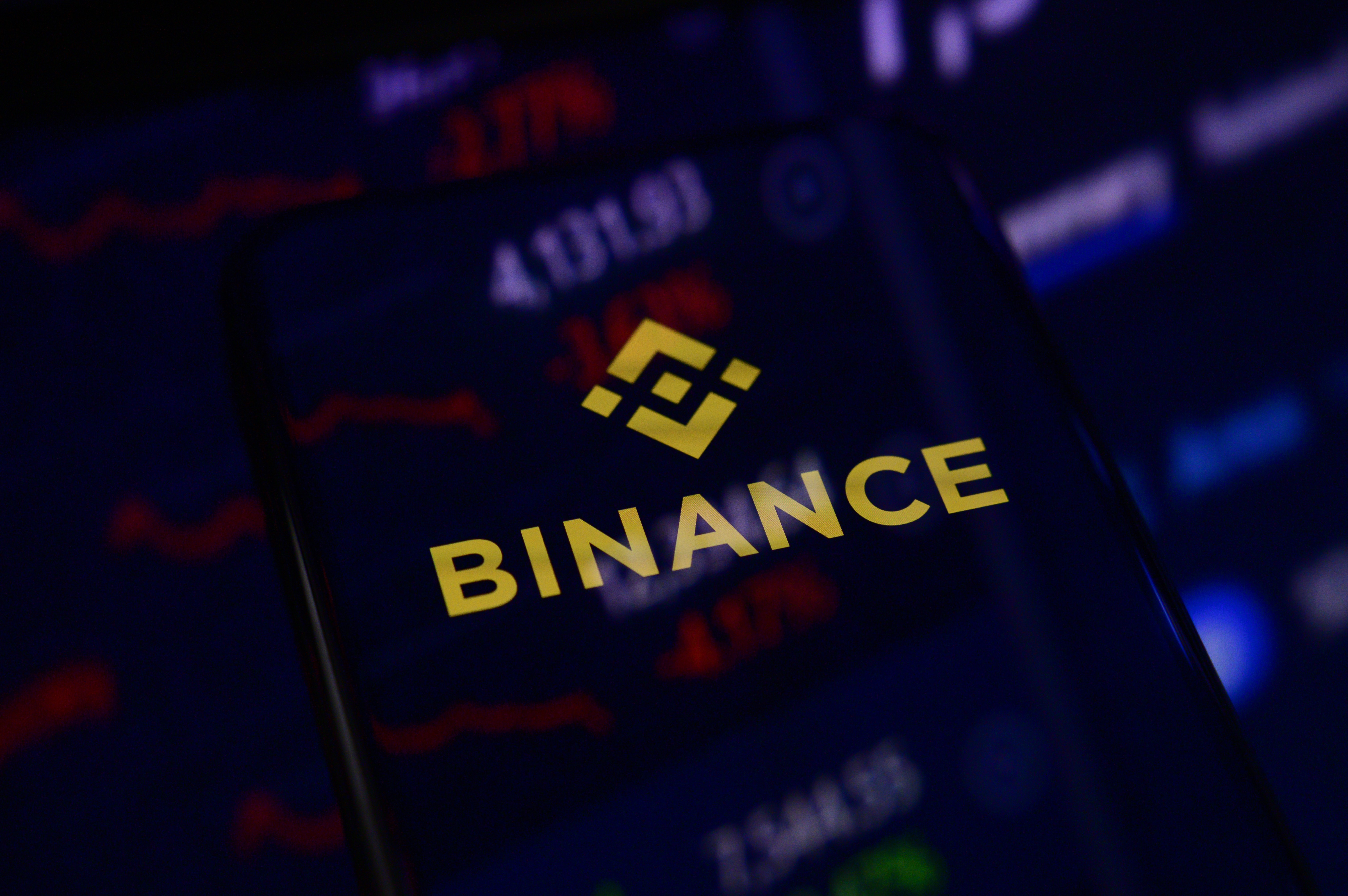 Irã movimentou bilhões de dólares em cripto na Binance para sustentar regime, revela jornal