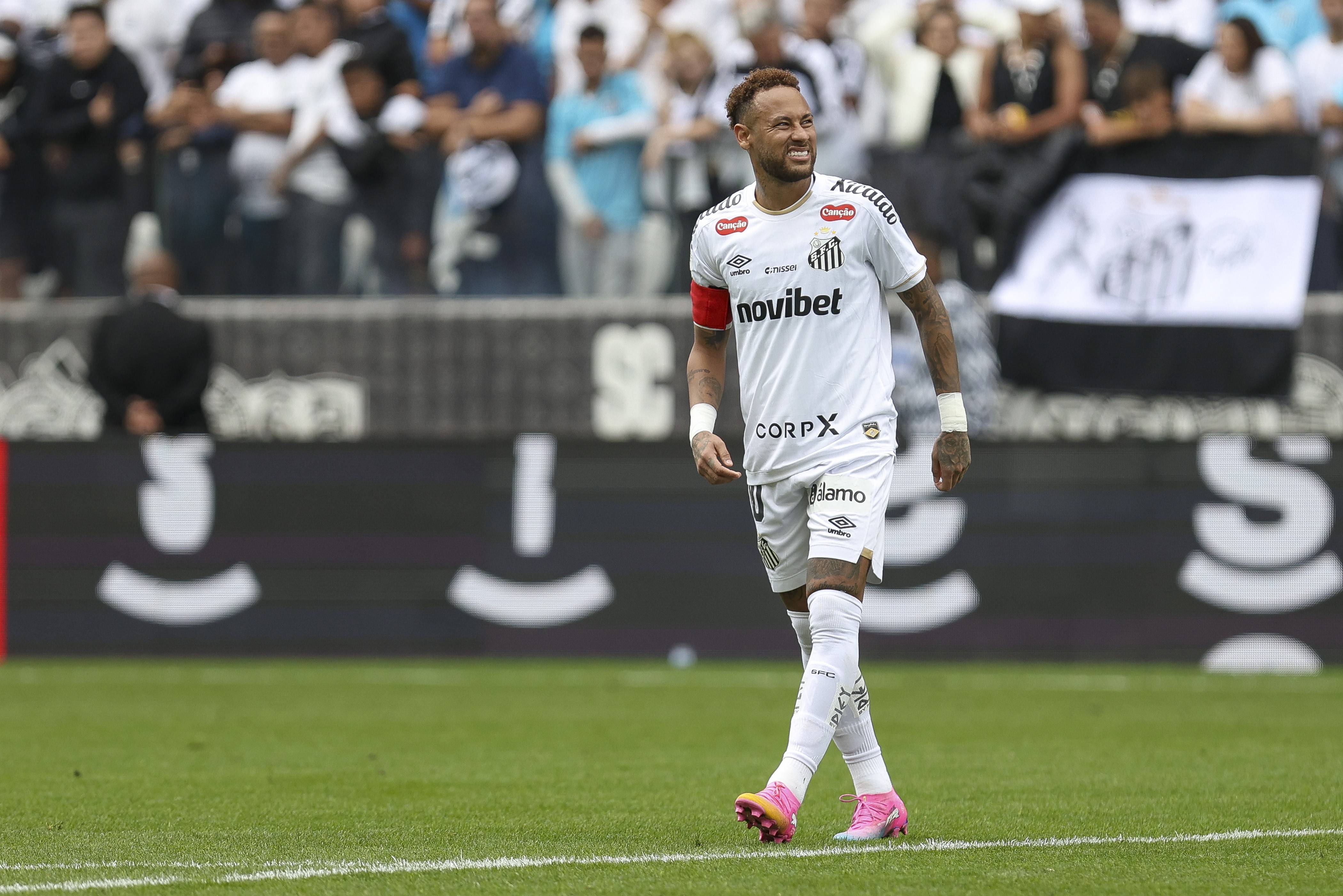Condição de Neymar: nota oficial do Santos contradiz médico da seleção brasileira