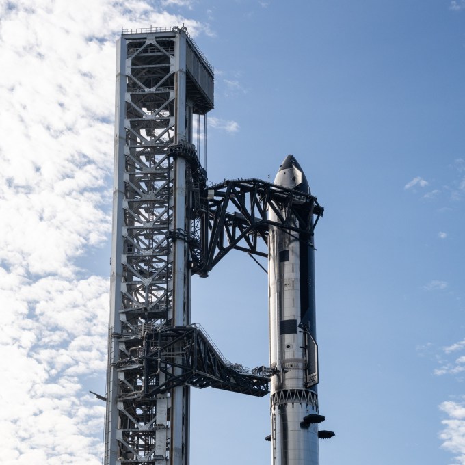 Entenda por que SpaceX adiou lançamento de seu maior foguete