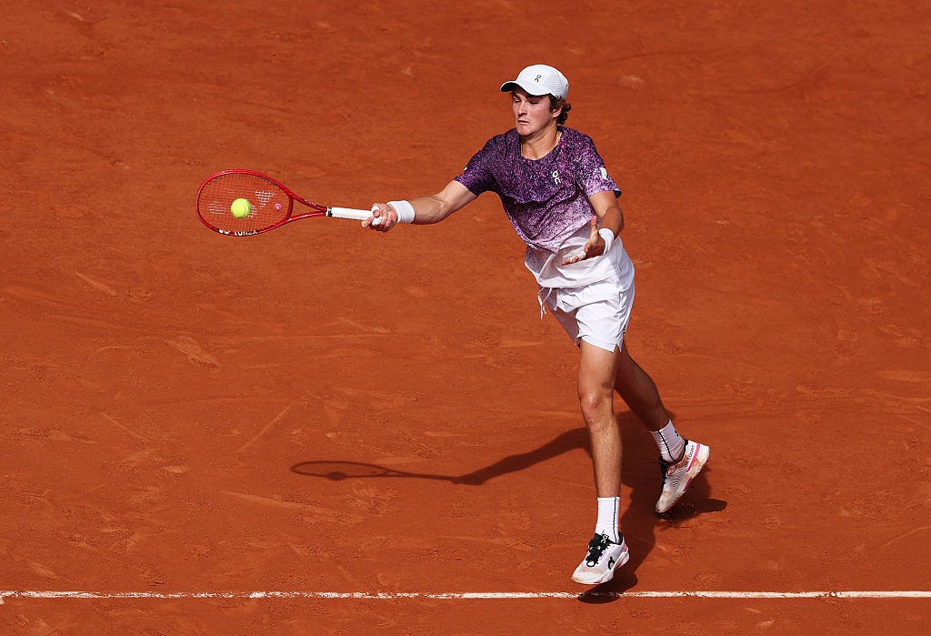 João Fonseca desbanca Djokovic de virada em Roland Garros