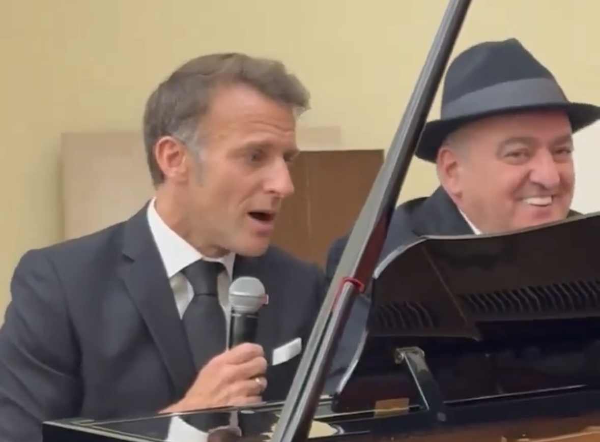 Vídeo: Macron solta a voz e canta ‘La Bohème’ em jantar oficial na Armênia