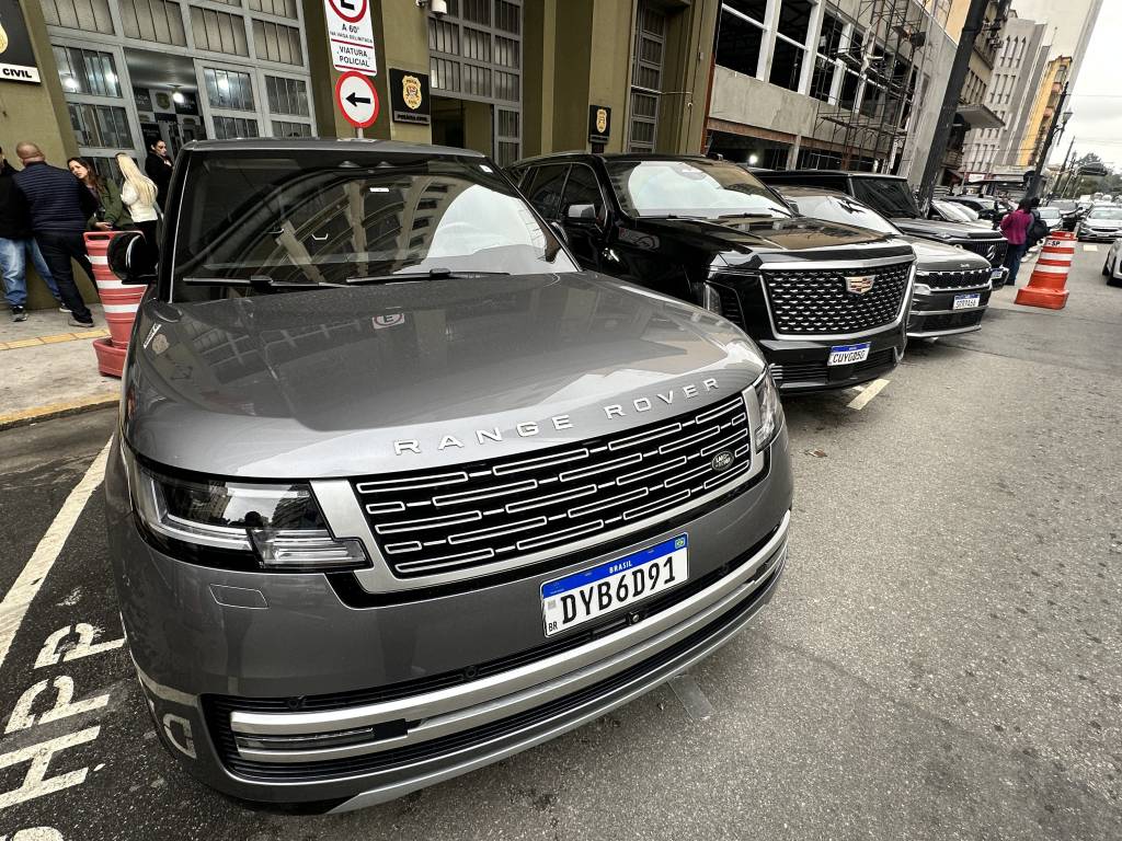 Veja os carros de luxo de Deolane apreendidos pela Polícia