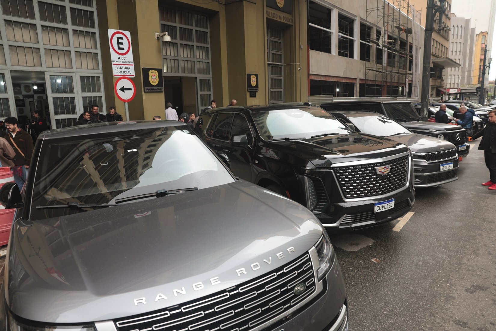 LUXO&ensp;- Ve&iacute;culos apreendidos em opera&ccedil;&atilde;o: s&oacute; um modelo vale 2 milh&otilde;es de reais