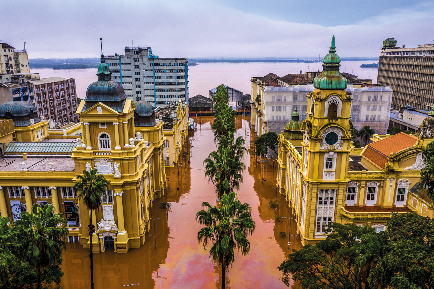 REALIDADE -&ensp;Inunda&ccedil;&atilde;o em Porto Alegre em 2024: cena digna de uma distopia