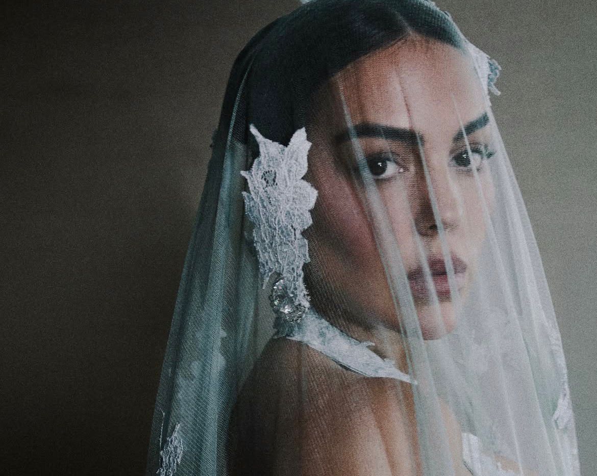 Mulher de Cristiano Ronaldo divide opiniões com look religioso no Met Gala