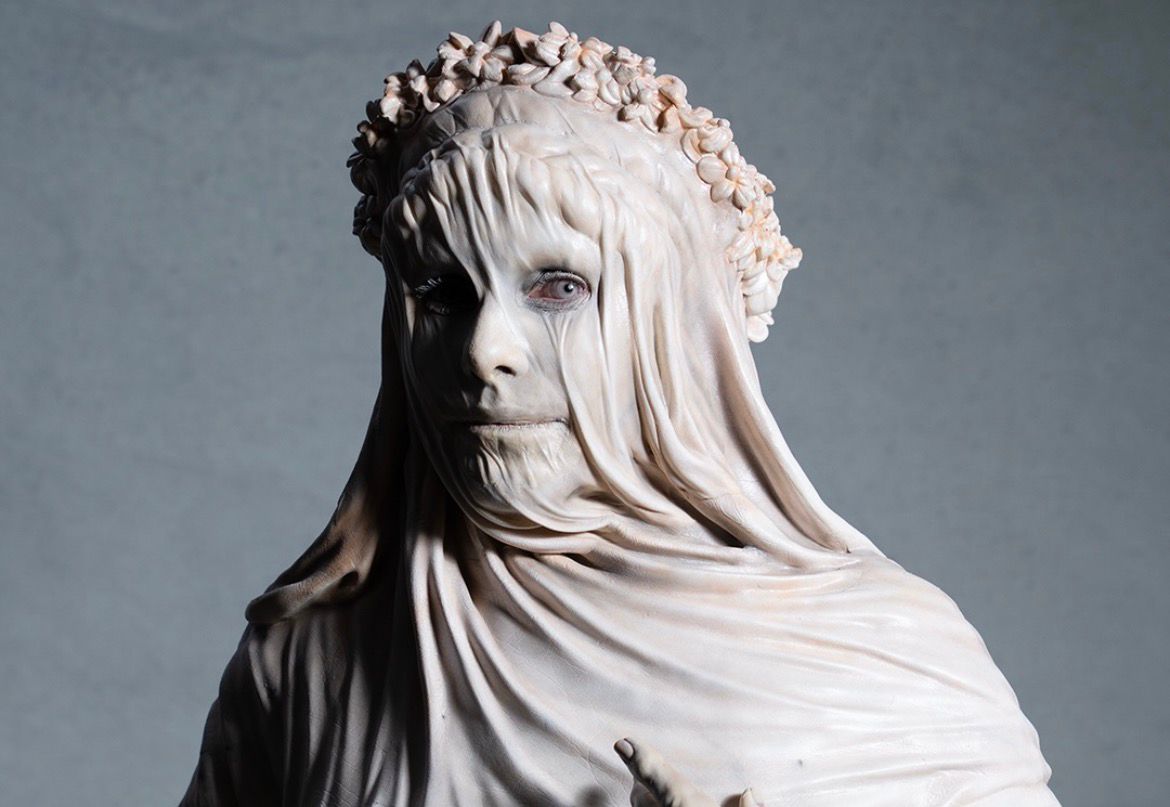 Heidi Klum expõe os perrengues para virar estátua no Met Gala