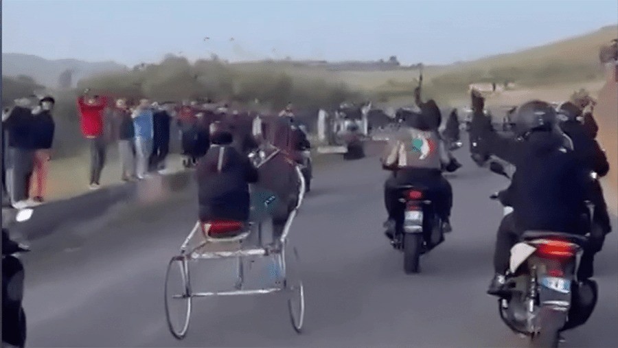 Vídeo: polícia investiga corrida clandestina de cavalos com fuzis após caso vir à tona na Itália