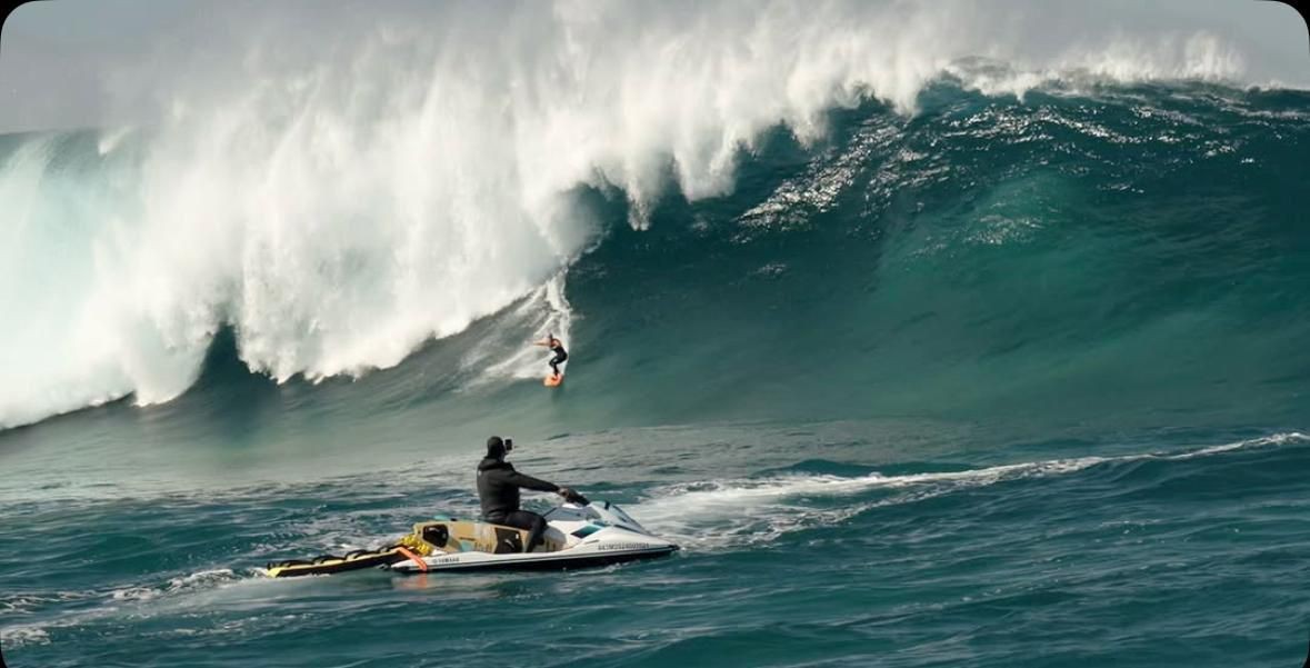 ‘Fiquei de queixo caído’, diz surfista da maior onda já surfada por uma mulher no Brasil