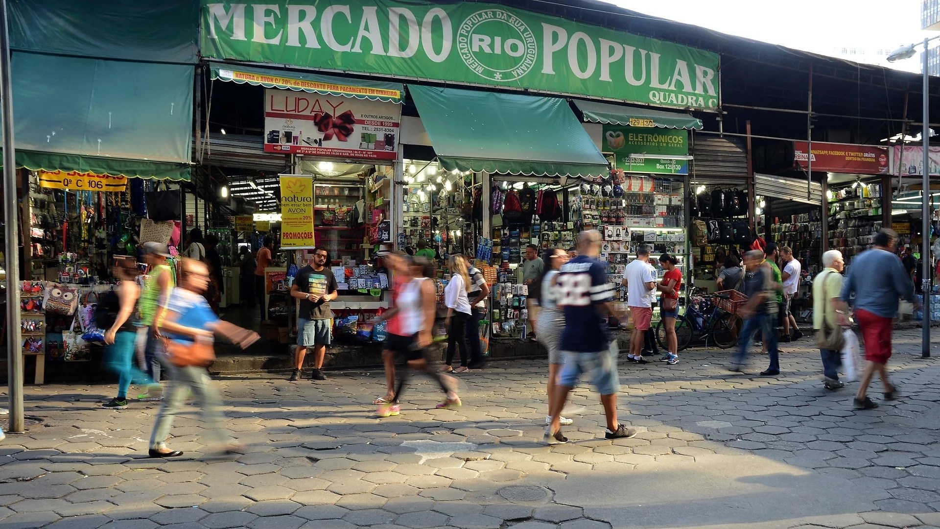 Policial aposentado é preso por esquema em camelódromo no Rio