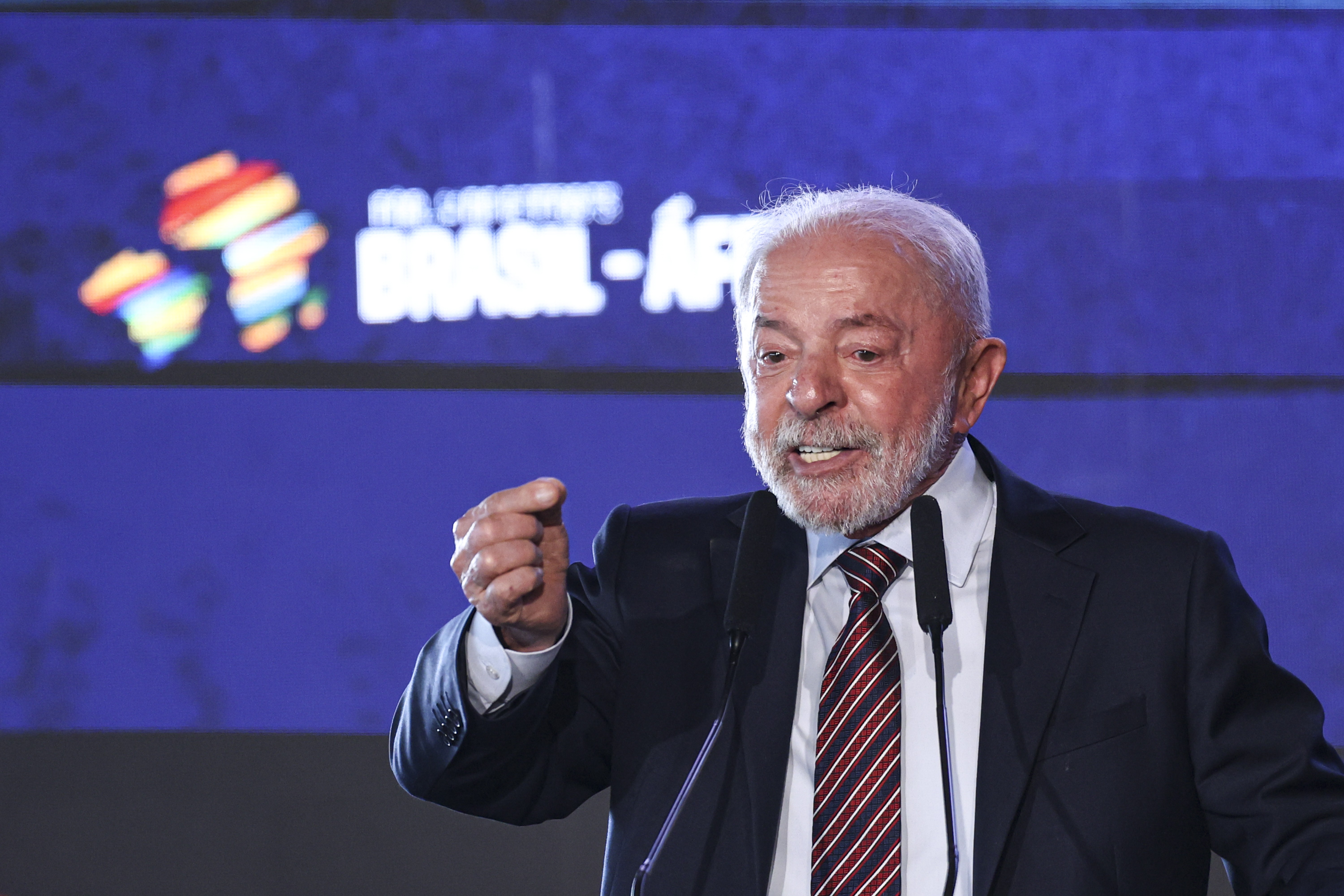 Mágoa após entrevista e ‘vácuo político’: nova crise arrasta Lula e preocupa governo