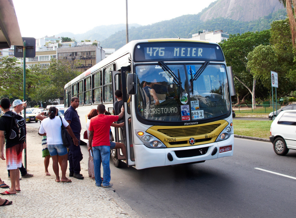 Ônibus deixam de aceitar pagamento em dinheiro no Rio; veja como comprar passagem