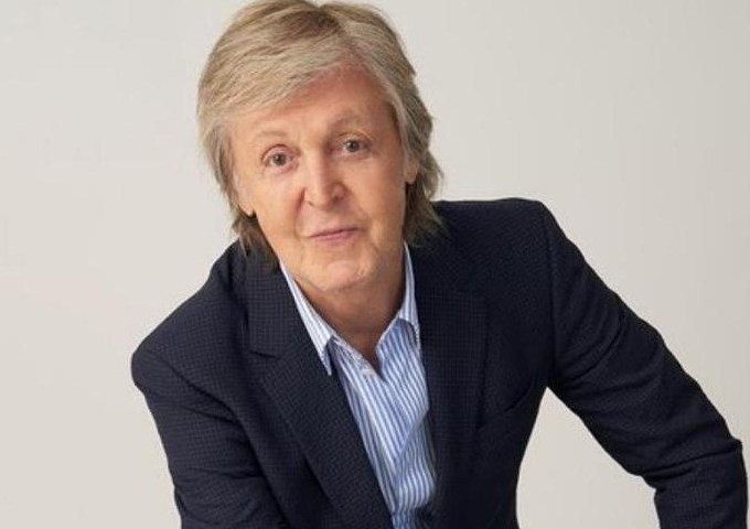 Paul McCartney dispara crítica contra influenciadores e nega fotos